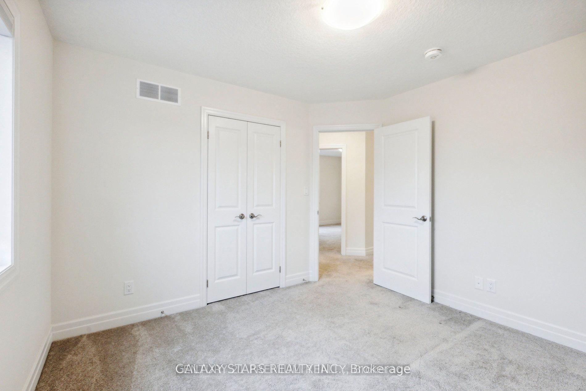 Photo 20 of 33 Robertson Drive, Stratford — HOMEH