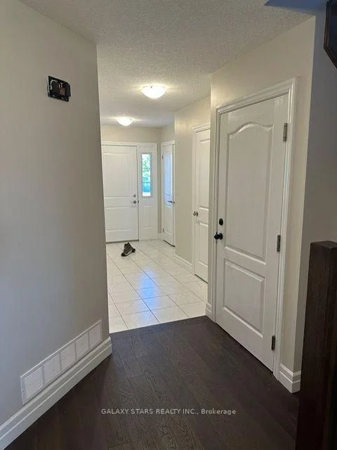 Photo 5 of 33 Robertson Drive, Stratford — HOMEH