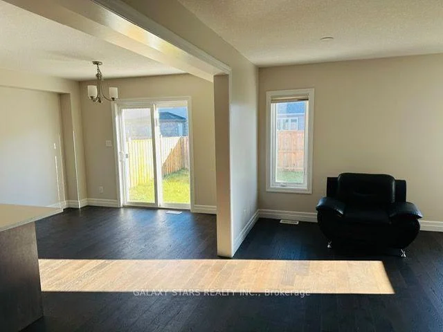 Photo 17 of 33 Robertson Drive, Stratford — HOMEH