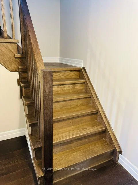 Photo 23 of 33 Robertson Drive, Stratford — HOMEH