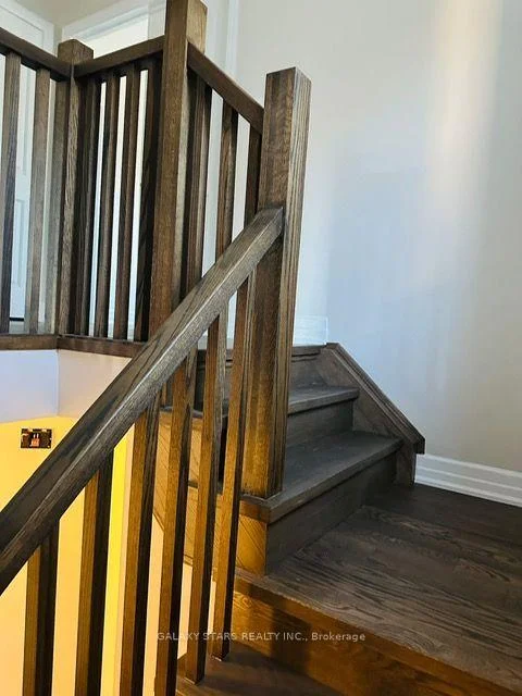 Photo 25 of 33 Robertson Drive, Stratford — HOMEH