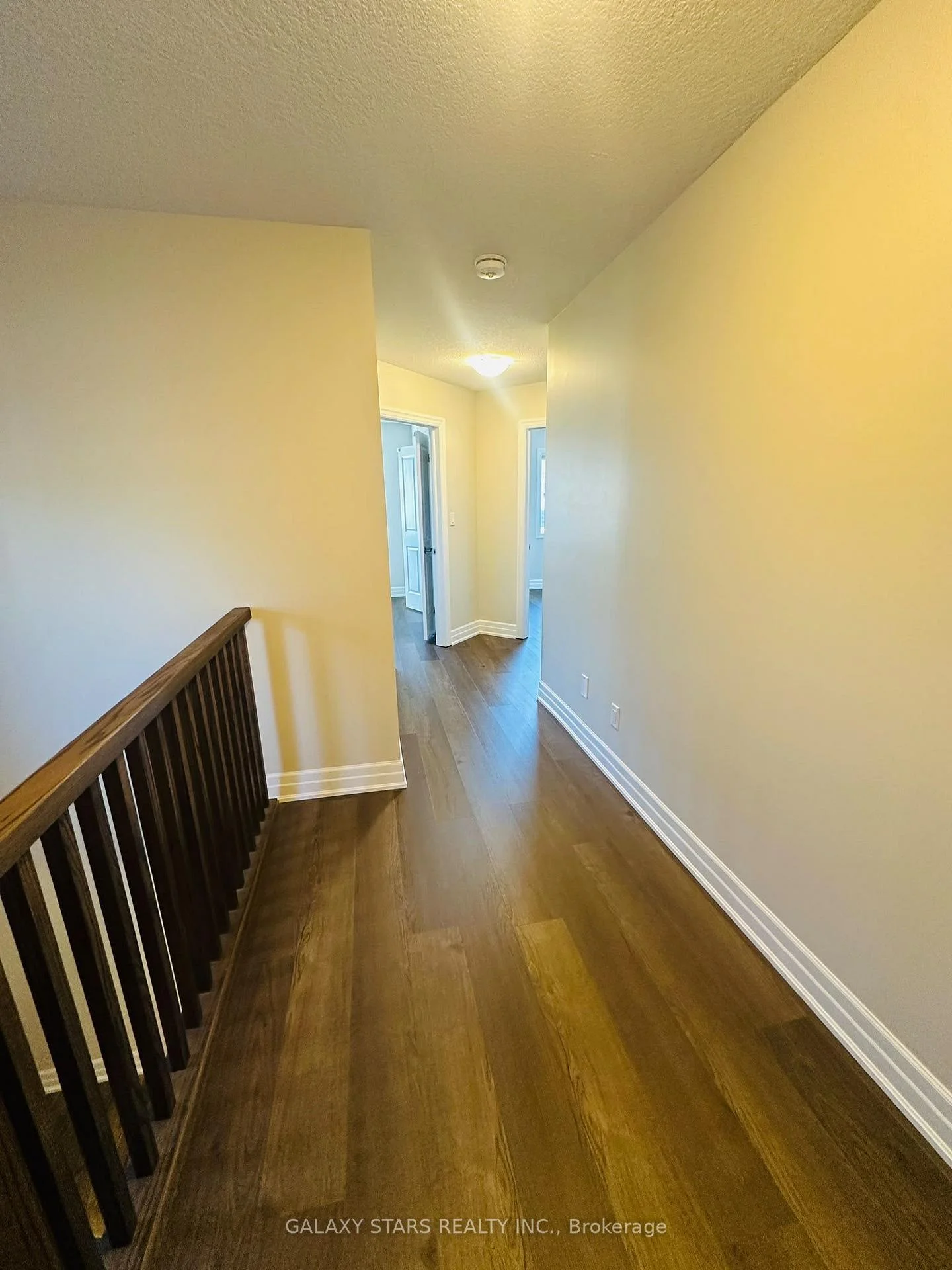 Photo 27 of 33 Robertson Drive, Stratford — HOMEH