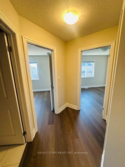 Photo 29 of 33 Robertson Drive, Stratford — HOMEH