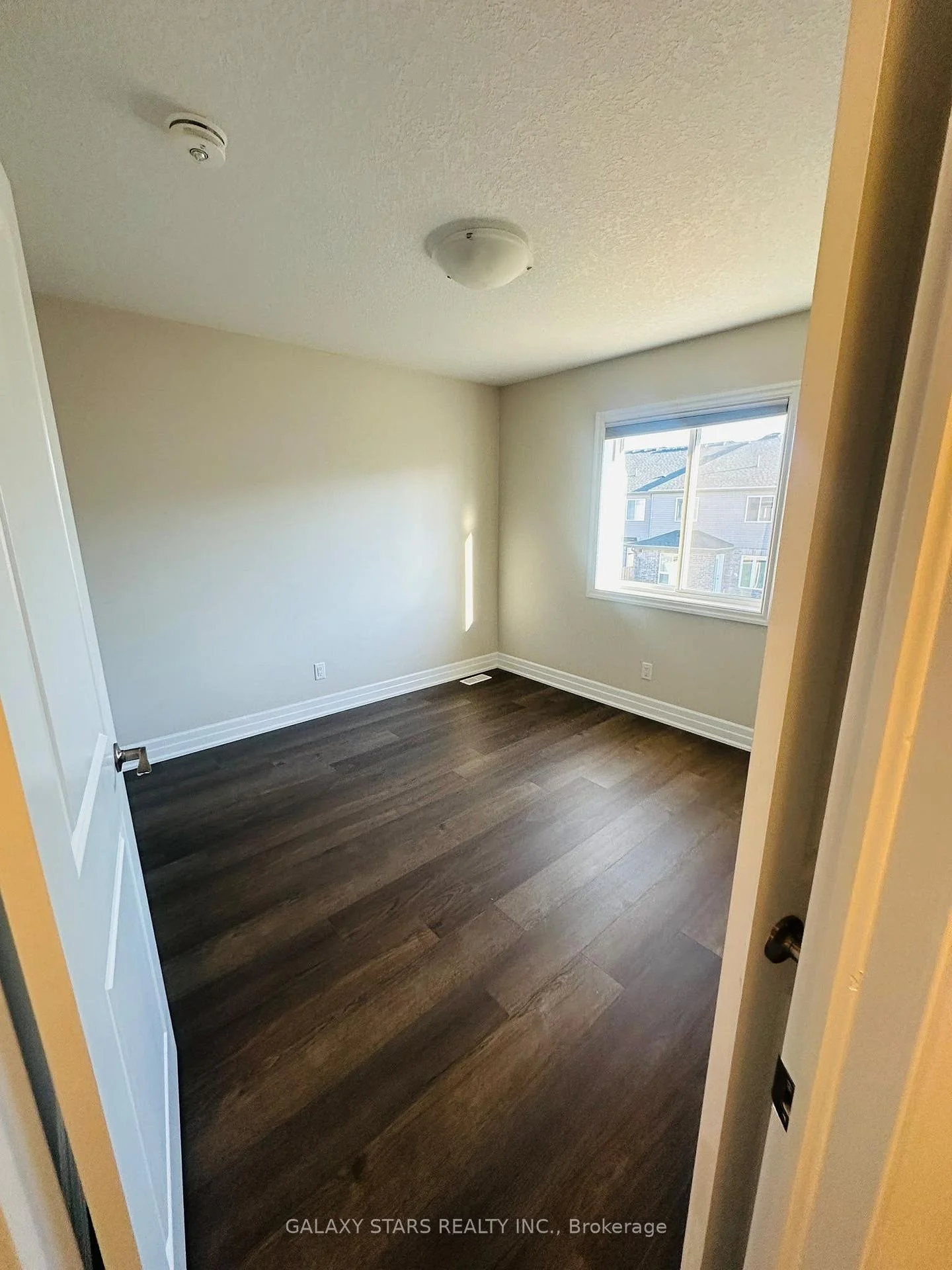 Photo 38 of 33 Robertson Drive, Stratford — HOMEH