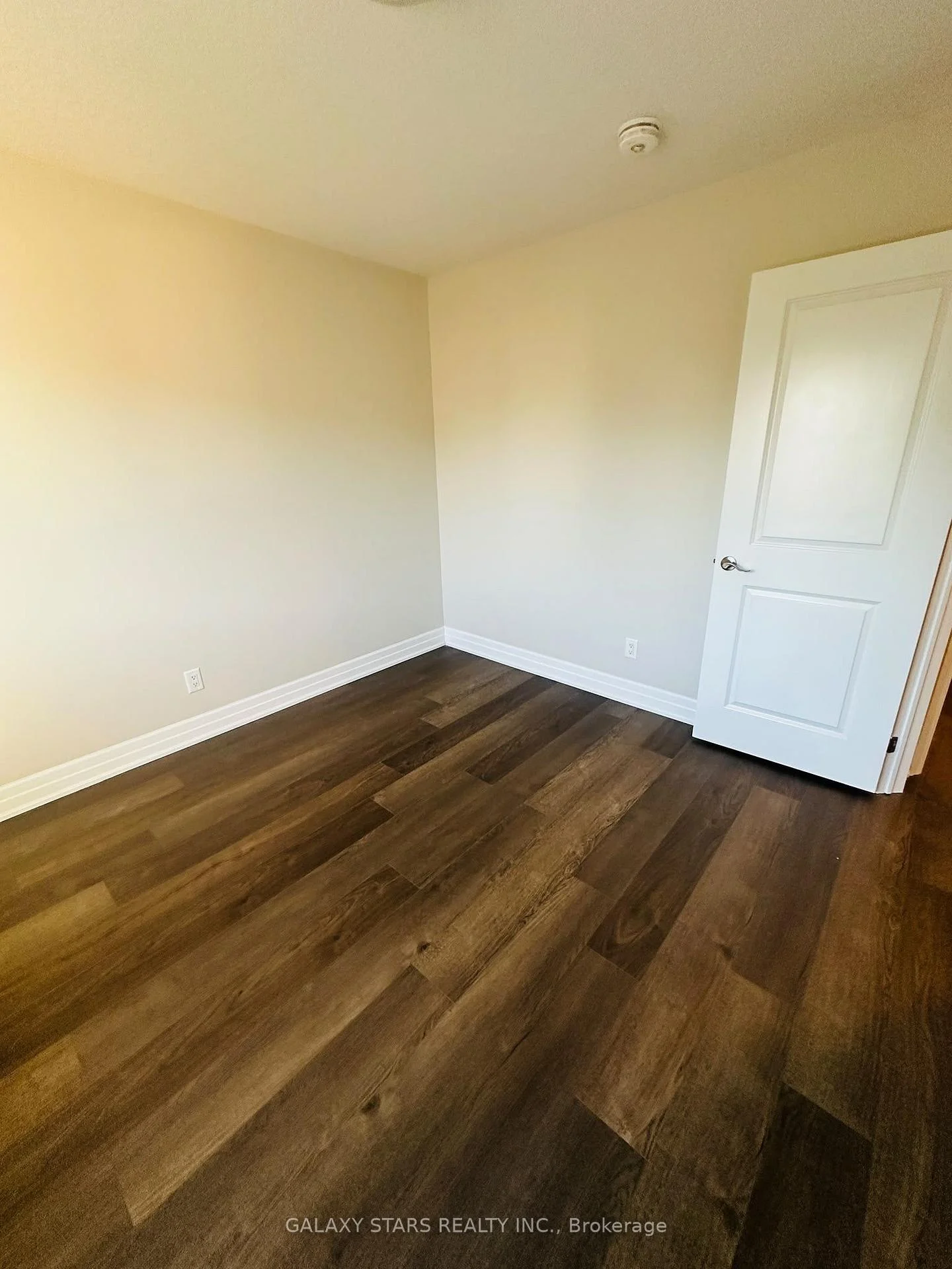 Photo 39 of 33 Robertson Drive, Stratford — HOMEH