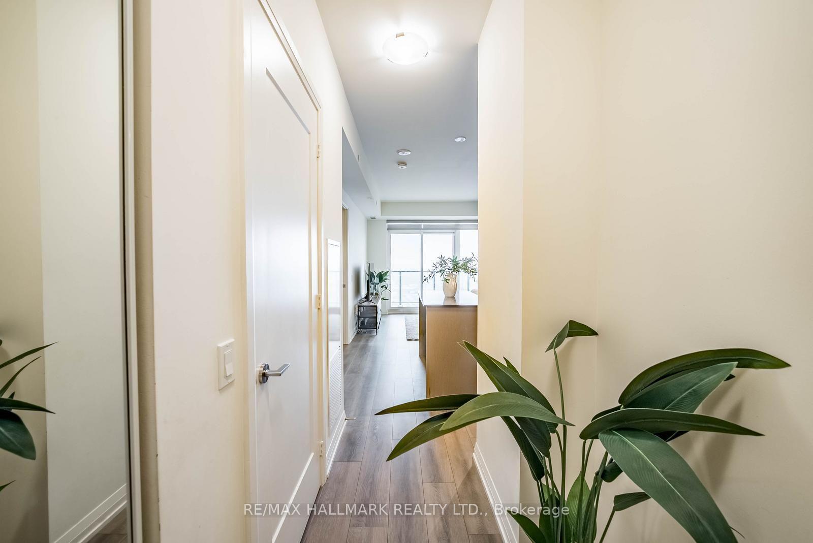 Photo 4 of Unit 1706, 8960 Jane Street, Vaughan, Vellore Village — HOMEH