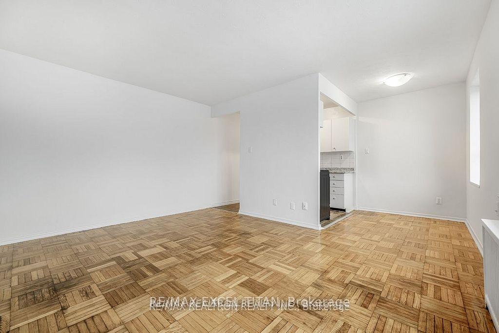 Photo 7 of Unit 303, 156 Kingston Road, Toronto, Woodbine Corridor — HOMEH