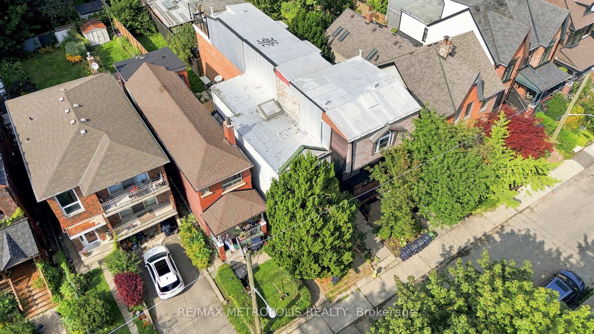 Photo 6 of 24 Marion Street, Toronto, Roncesvalles — HOMEH