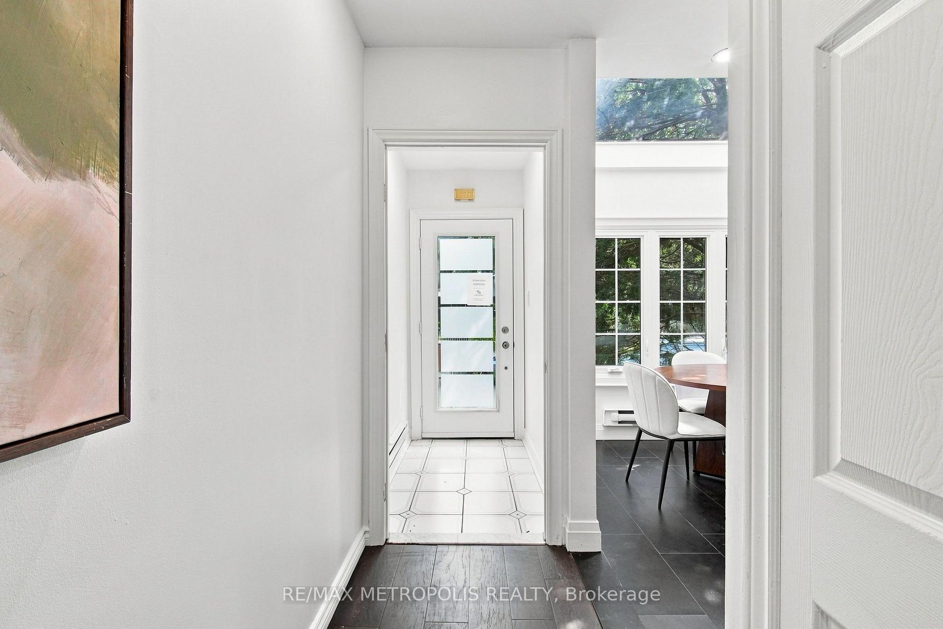 Photo 7 of 24 Marion Street, Toronto, Roncesvalles — HOMEH
