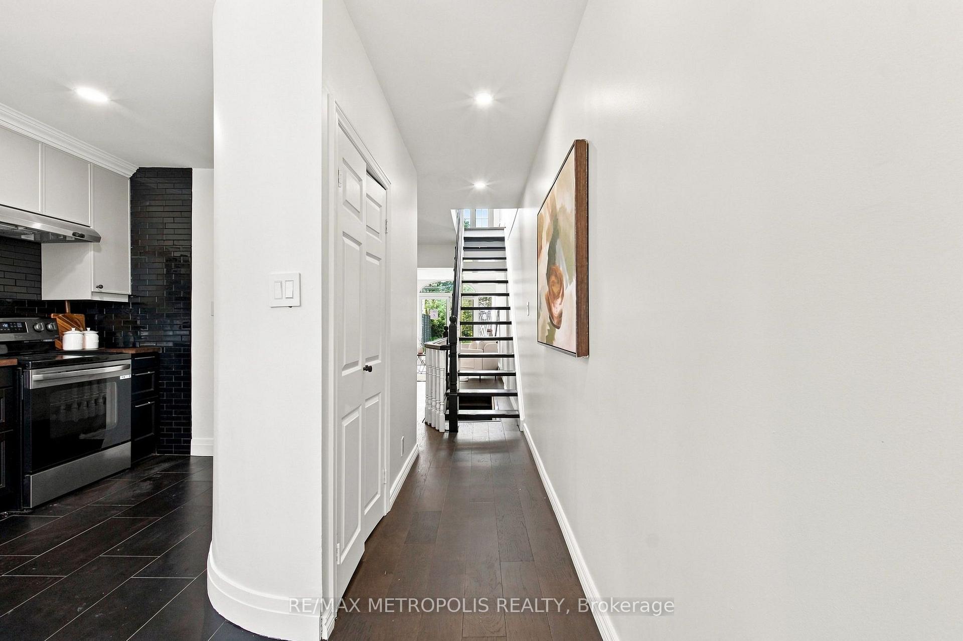 Photo 8 of 24 Marion Street, Toronto, Roncesvalles — HOMEH