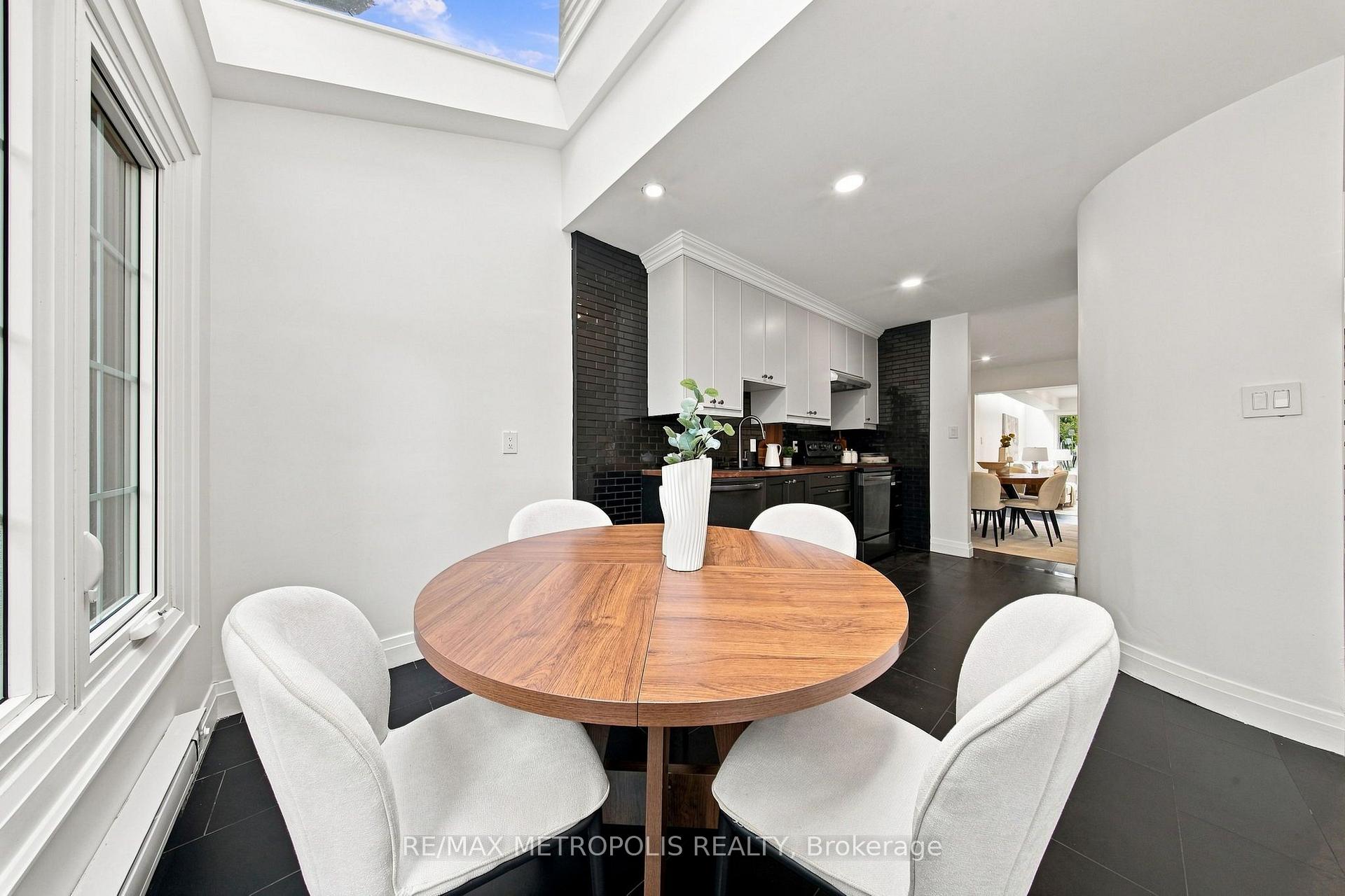 Photo 11 of 24 Marion Street, Toronto, Roncesvalles — HOMEH