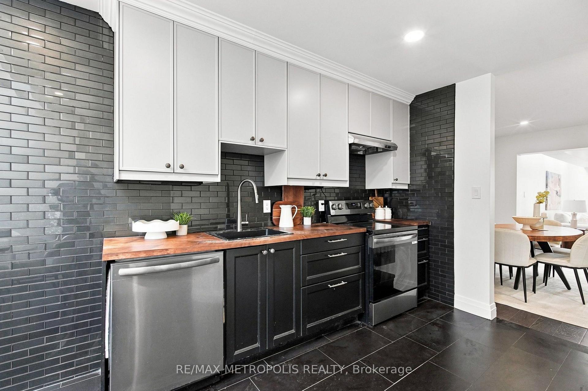 Photo 12 of 24 Marion Street, Toronto, Roncesvalles — HOMEH