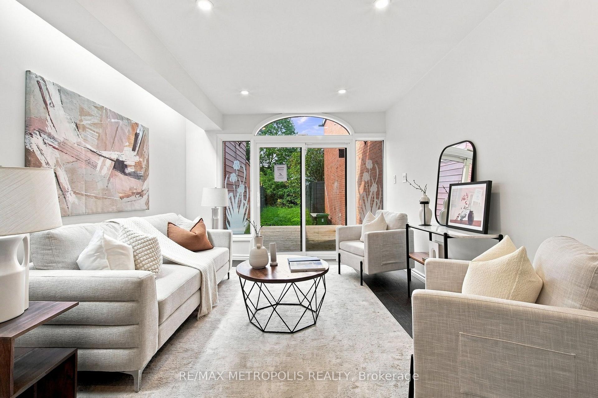 Photo 17 of 24 Marion Street, Toronto, Roncesvalles — HOMEH