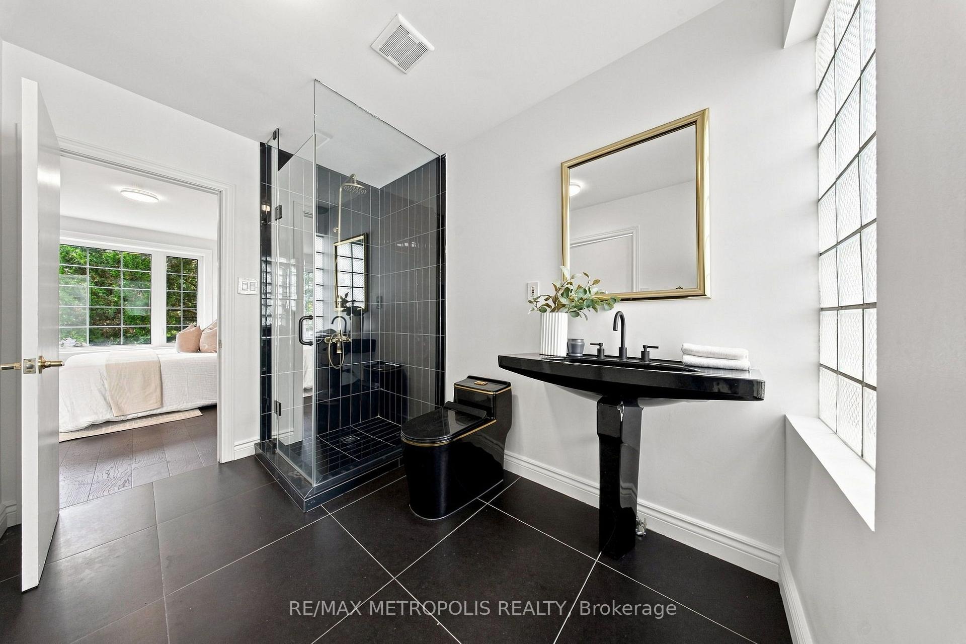 Photo 27 of 24 Marion Street, Toronto, Roncesvalles — HOMEH