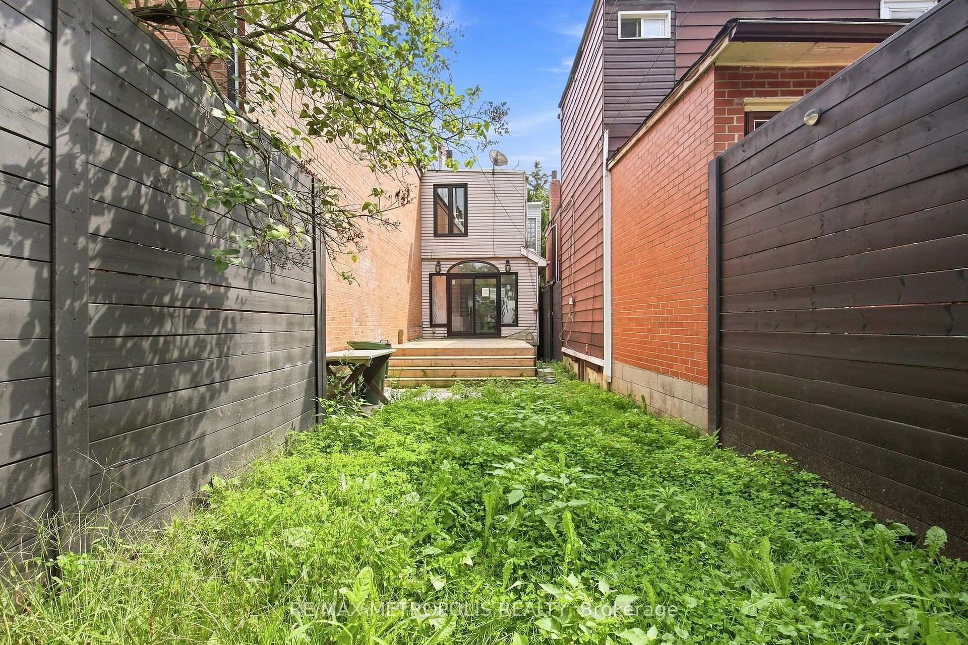 Photo 39 of 24 Marion Street, Toronto, Roncesvalles — HOMEH