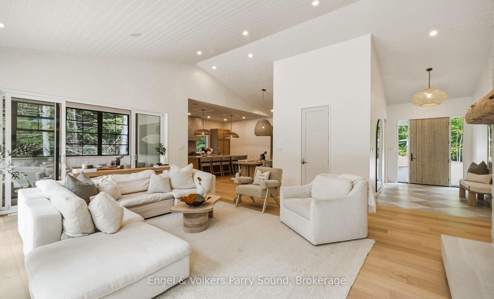 Photo 9 of 15 Beechwood Drive, Seguin — HOMEH