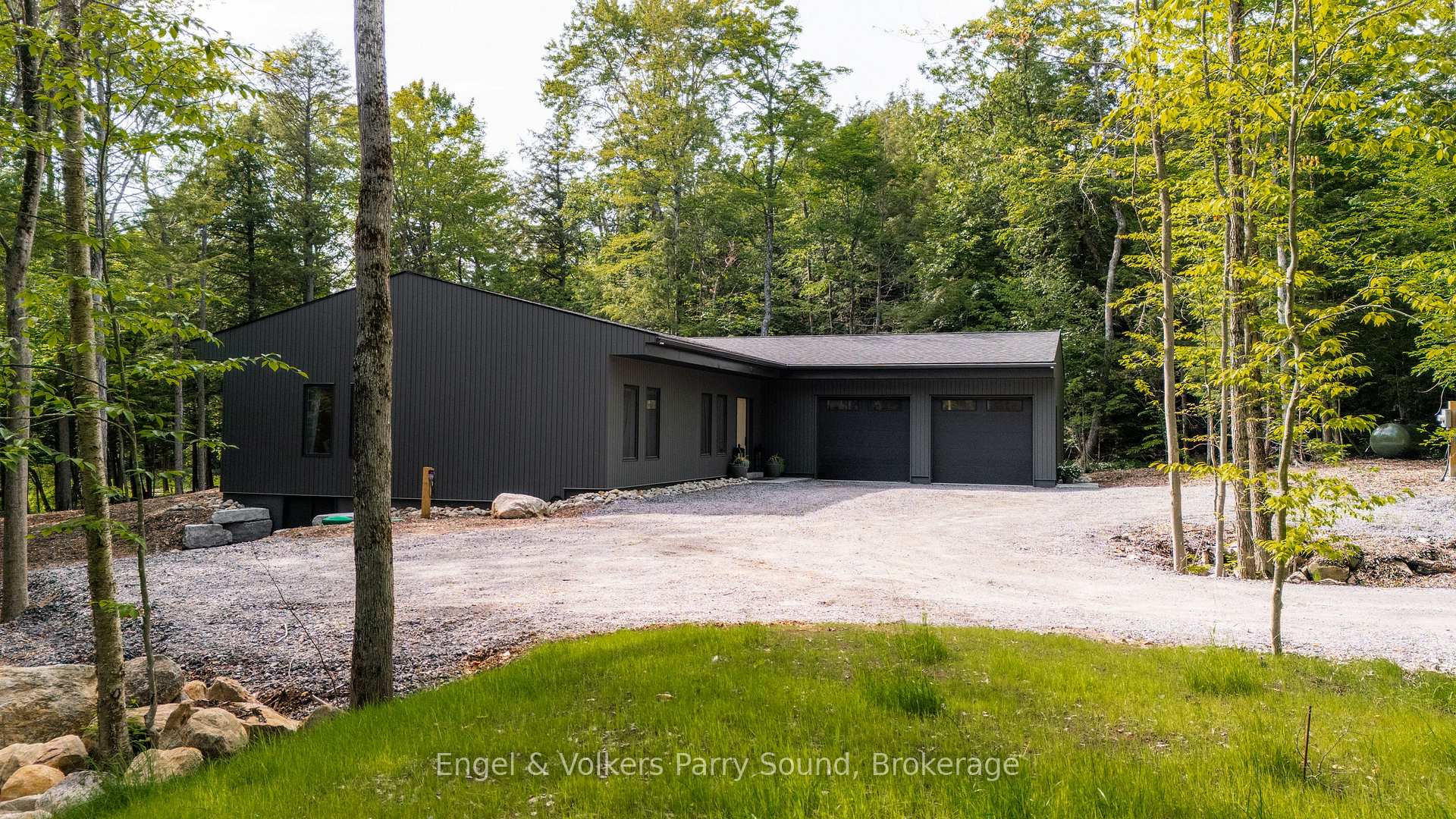 Photo 39 of 15 Beechwood Drive, Seguin — HOMEH