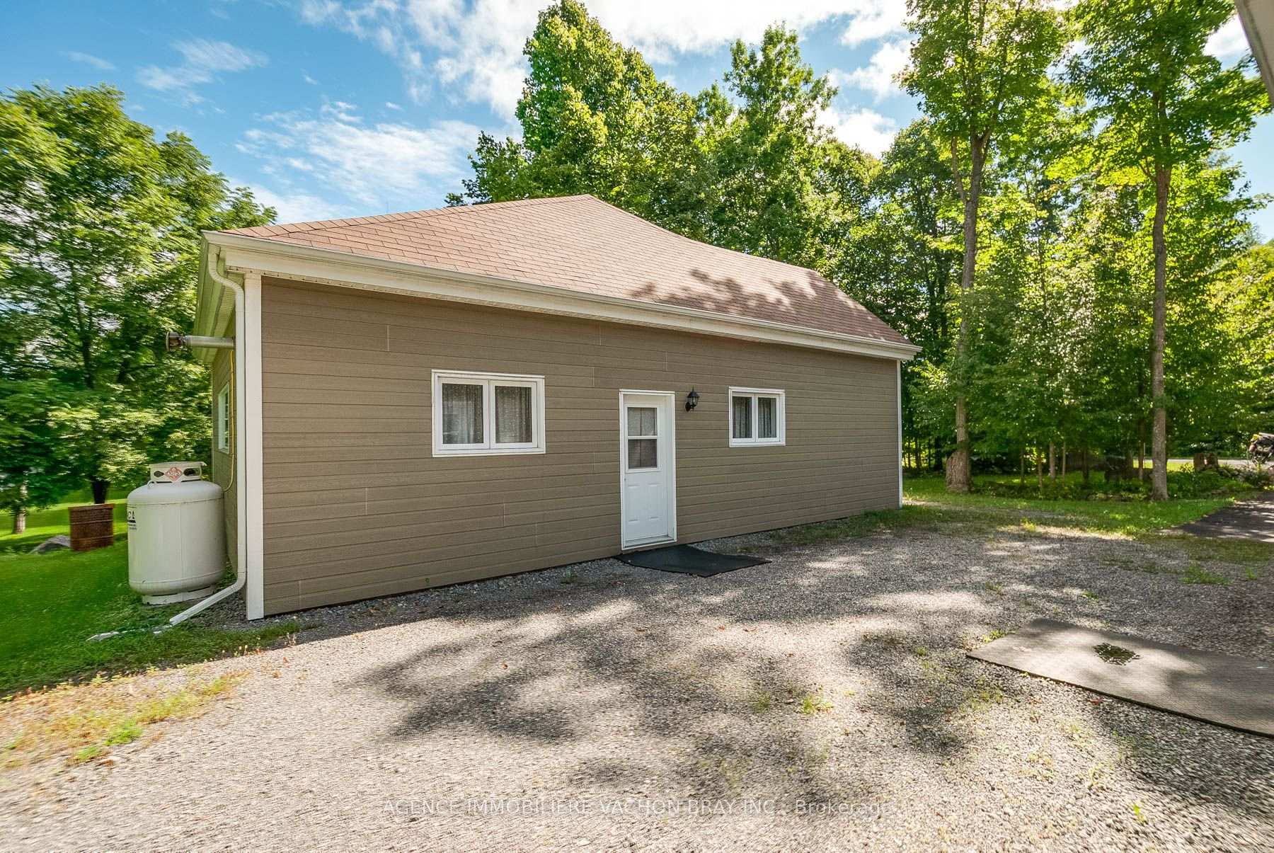 Photo 5 of 20233 Maple Road, South Glengarry, South Glengarry (Charlottenburgh) Twp — HOMEH