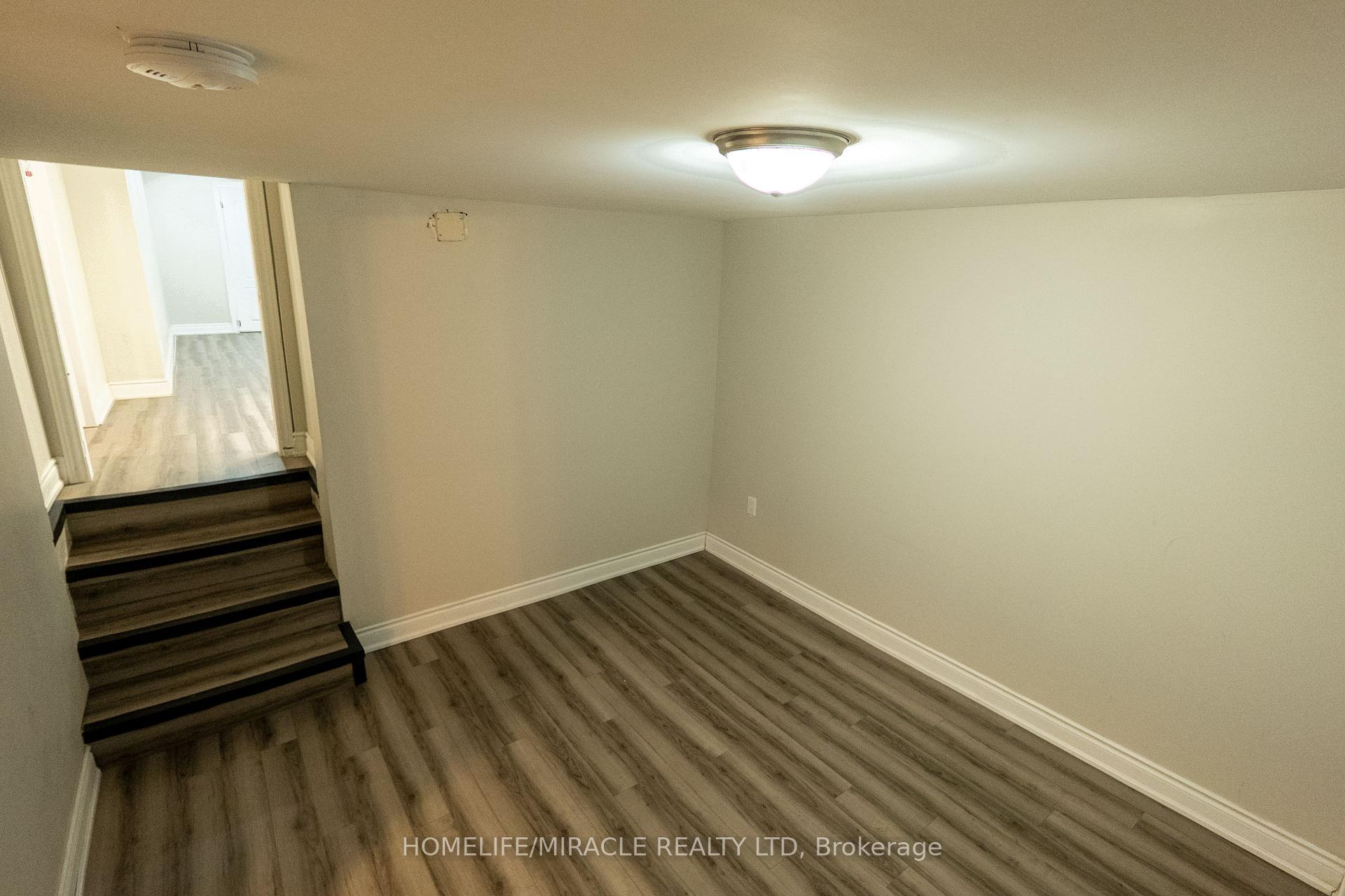 Photo 14 of 12 Brubeck Road, North York, Humbermede — HOMEH