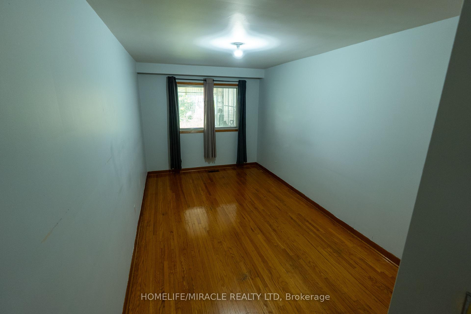 Photo 23 of 12 Brubeck Road, North York, Humbermede — HOMEH