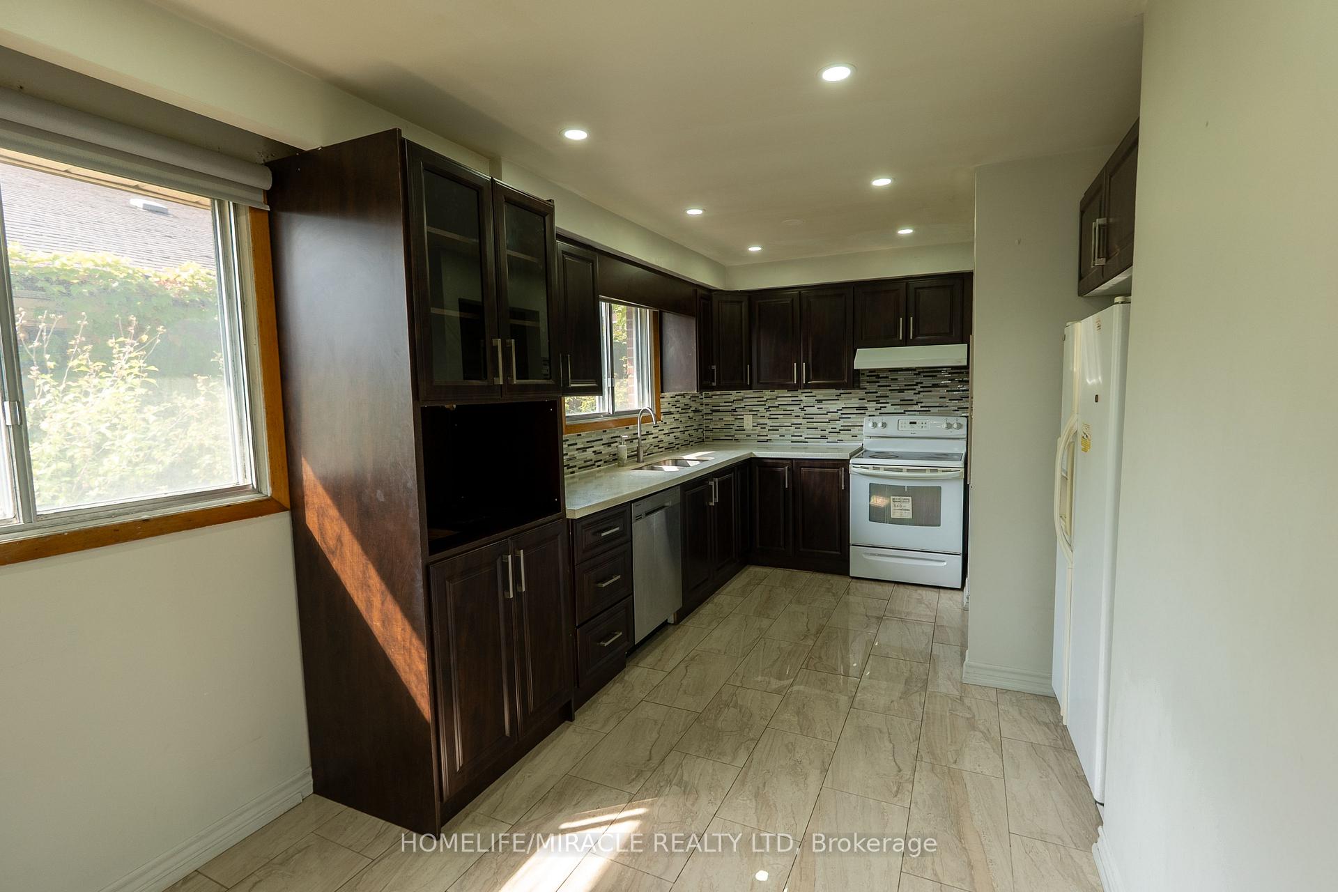 Photo 34 of 12 Brubeck Road, North York, Humbermede — HOMEH