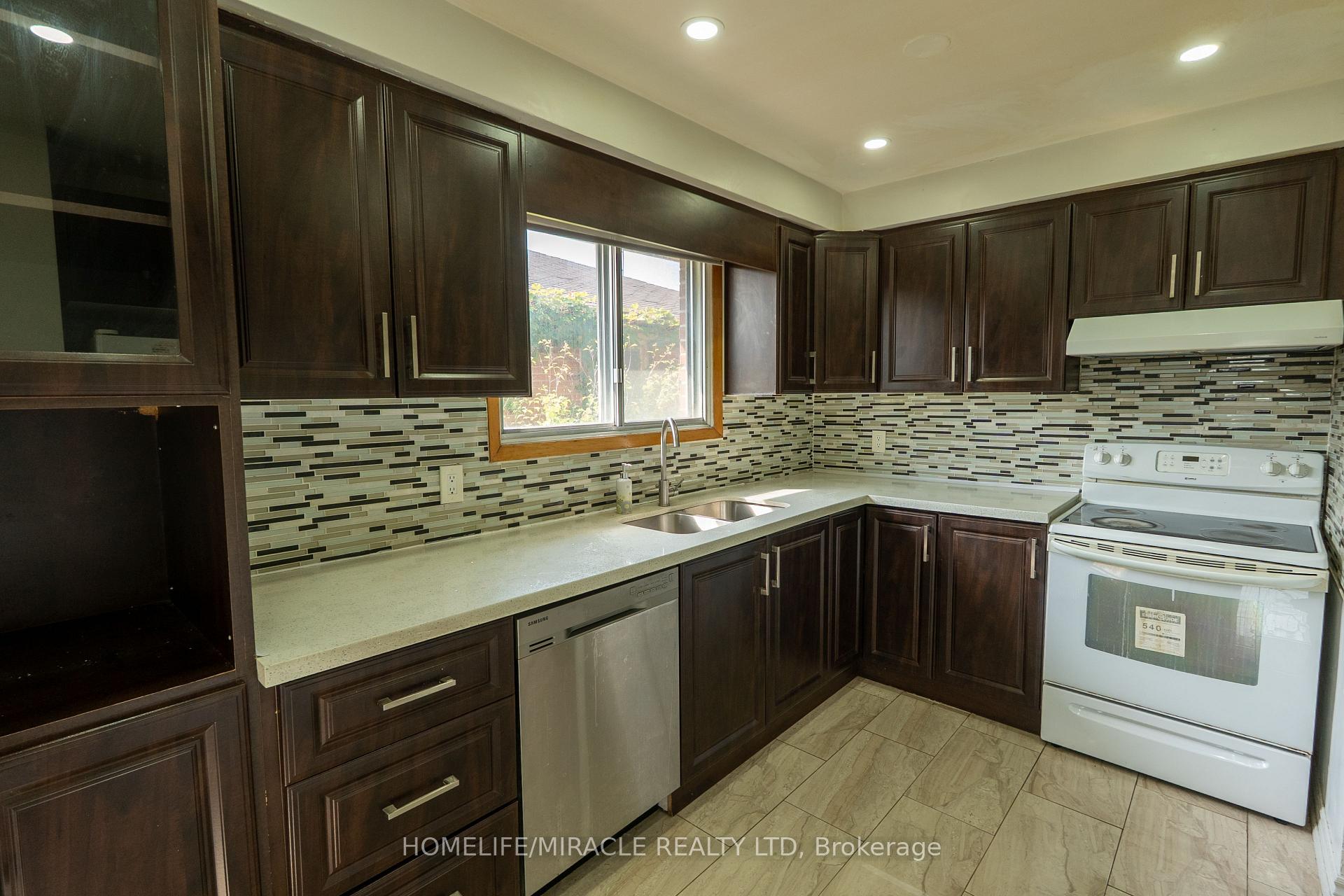 Photo 35 of 12 Brubeck Road, North York, Humbermede — HOMEH