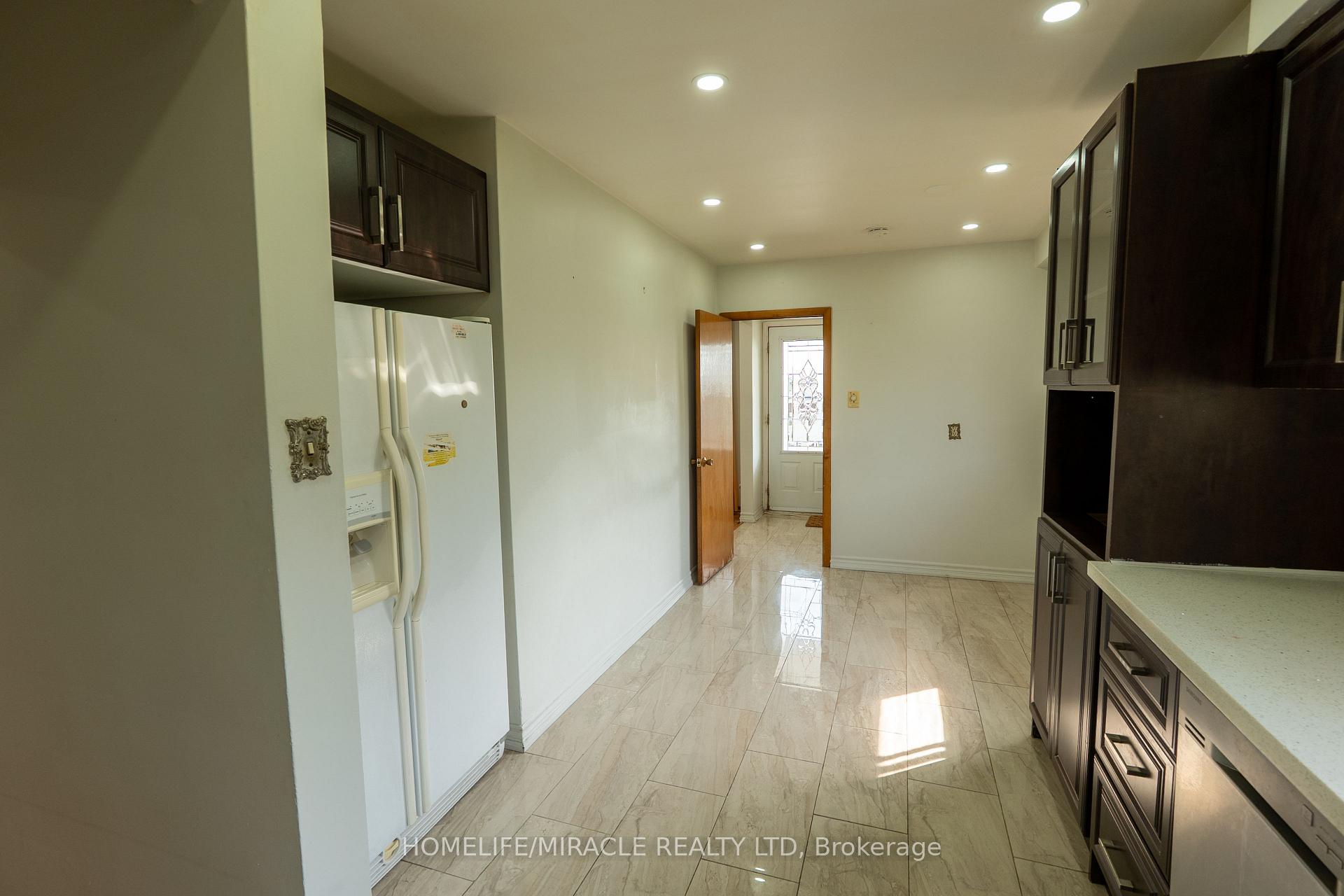 Photo 36 of 12 Brubeck Road, North York, Humbermede — HOMEH