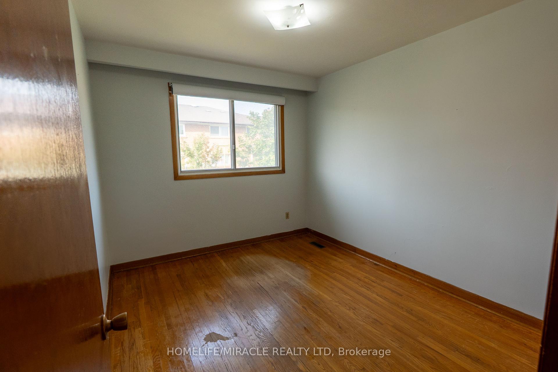 Photo 38 of 12 Brubeck Road, North York, Humbermede — HOMEH