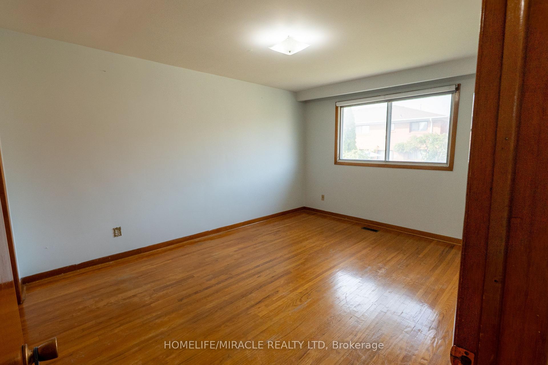 Photo 40 of 12 Brubeck Road, North York, Humbermede — HOMEH