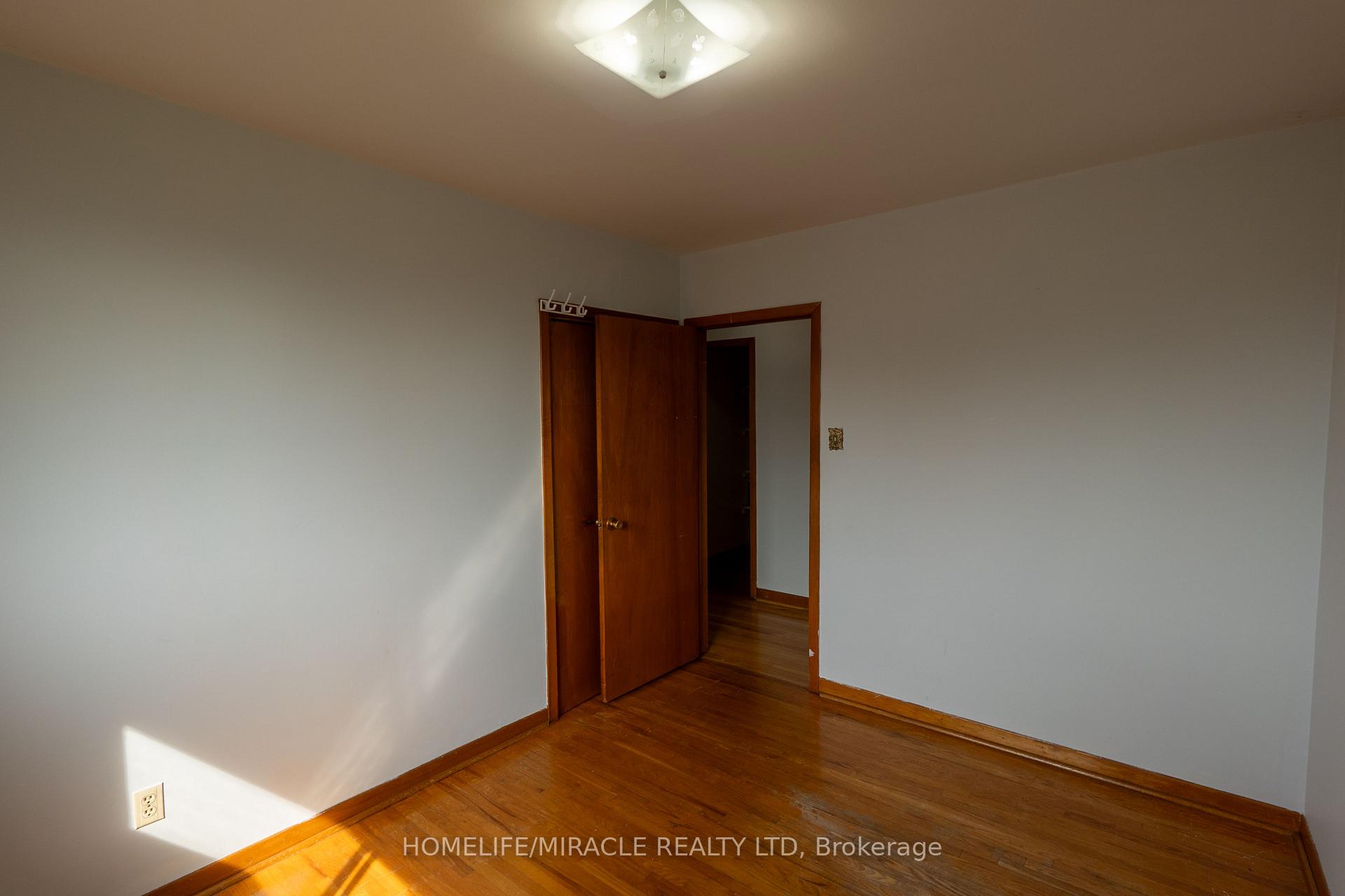 Photo 45 of 12 Brubeck Road, North York, Humbermede — HOMEH