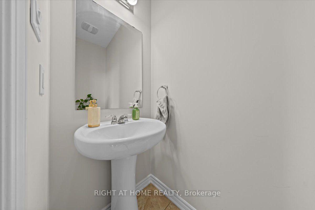 Photo 5 of 176 Harmattan Avenue, Ottawa, Stittsville (North) — HOMEH