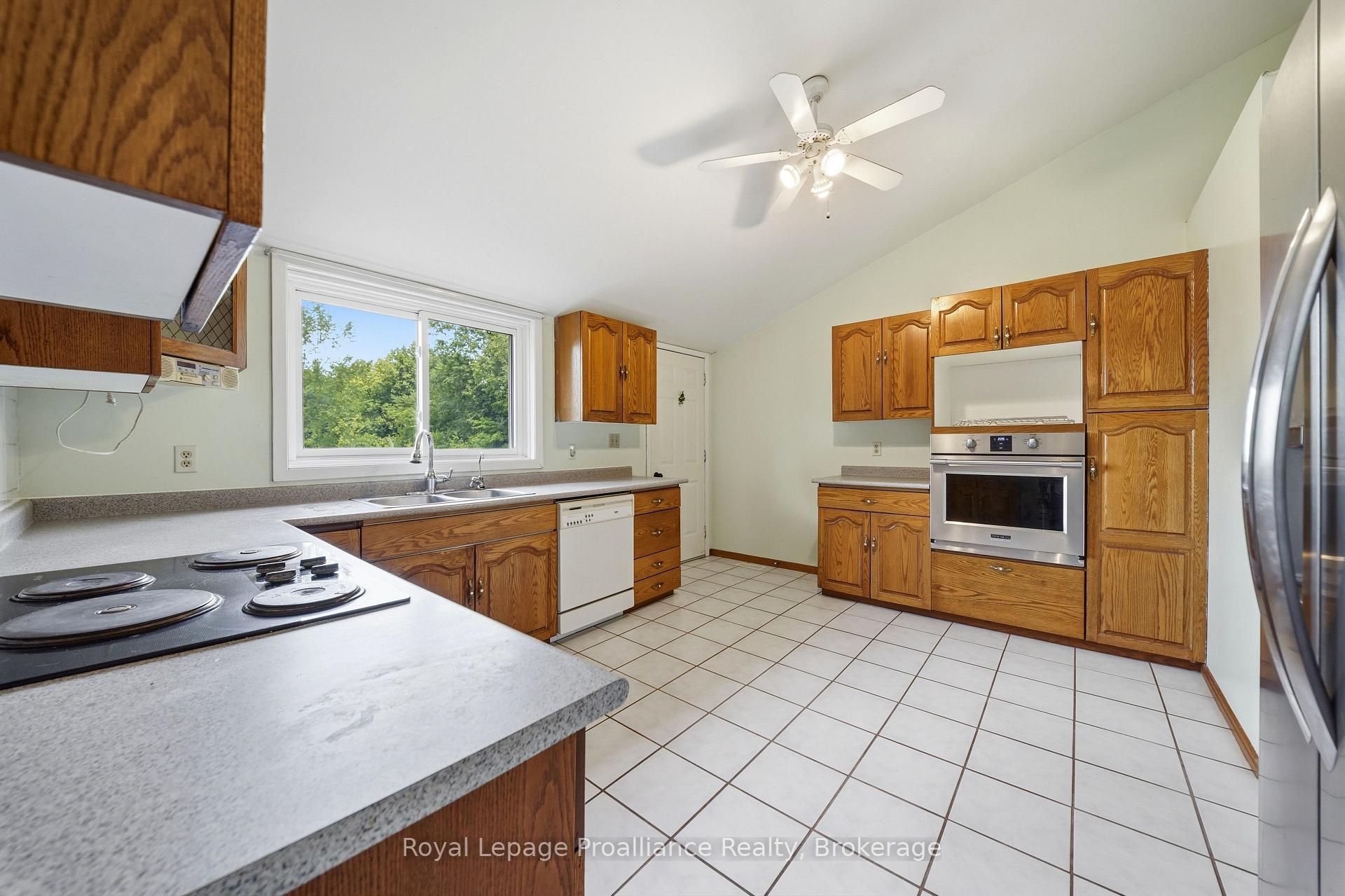 Photo 14 of 555 Bethel Road, Belleville, Thurlow Ward — HOMEH