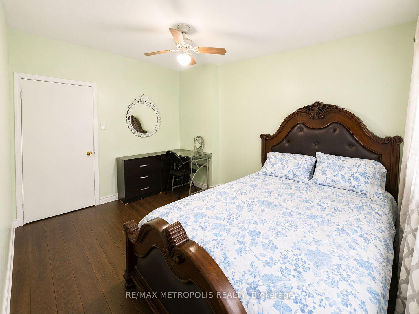 Photo 10 of 24 Enclave Mews, North York, York University Heights — HOMEH