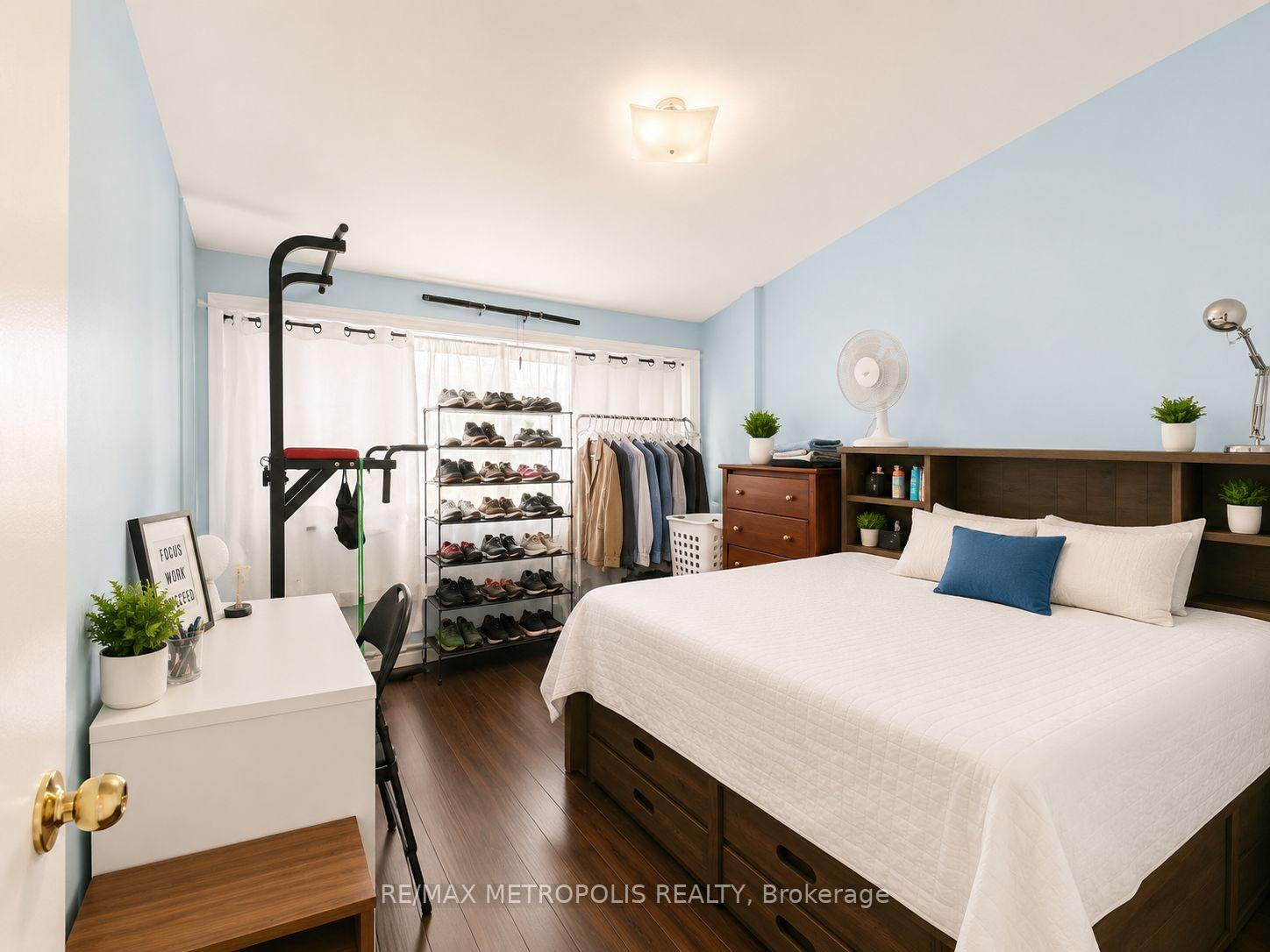 Photo 16 of 24 Enclave Mews, North York, York University Heights — HOMEH