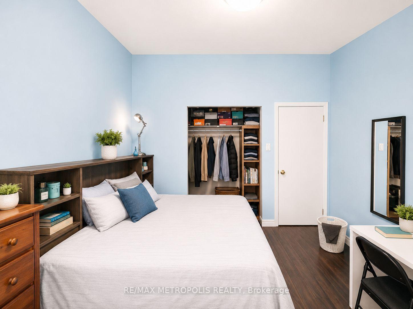 Photo 17 of 24 Enclave Mews, North York, York University Heights — HOMEH