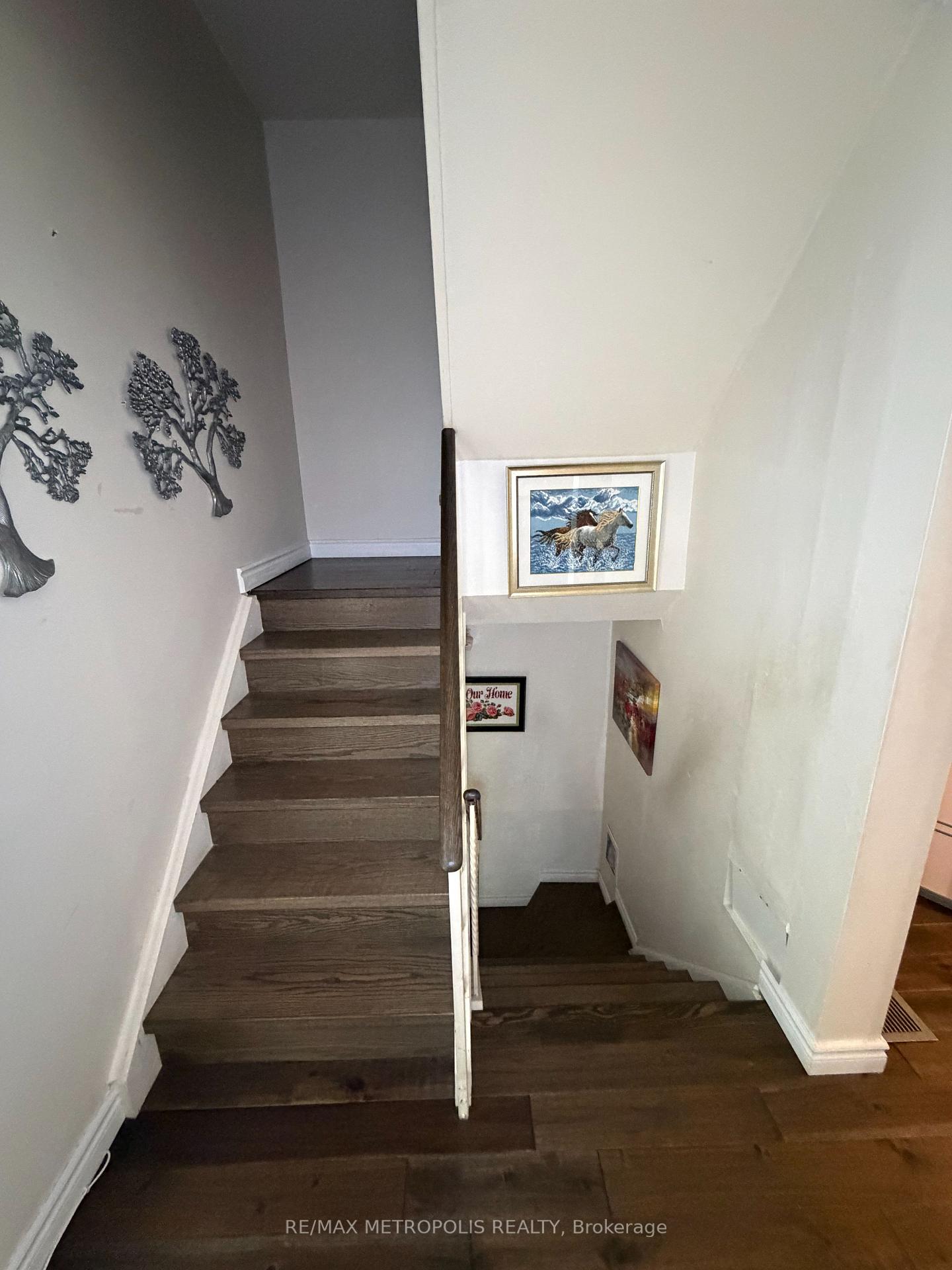 Photo 28 of 24 Enclave Mews, North York, York University Heights — HOMEH