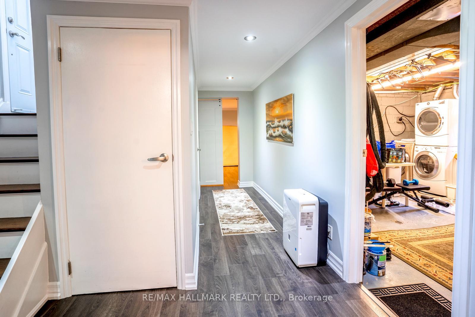 Photo 6 of 110 Trinnell Boulevard, Scarborough, Clairlea-Birchmount — HOMEH