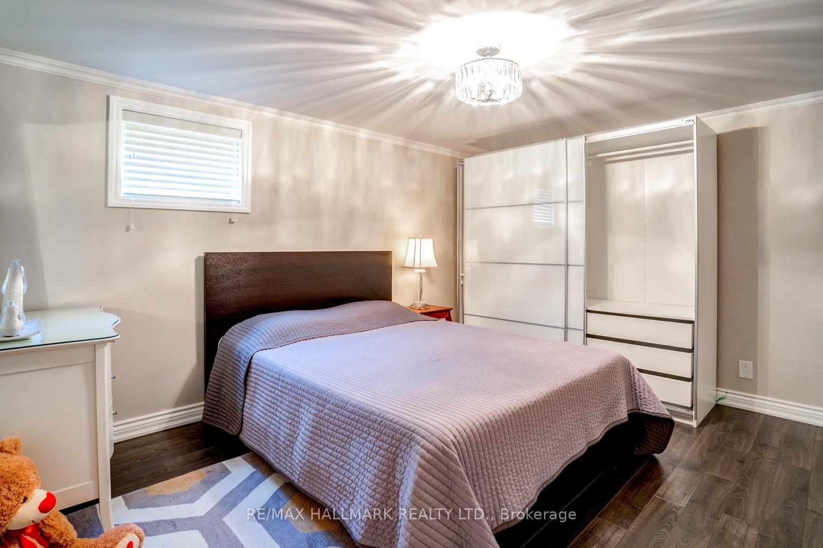 Photo 14 of 110 Trinnell Boulevard, Scarborough, Clairlea-Birchmount — HOMEH
