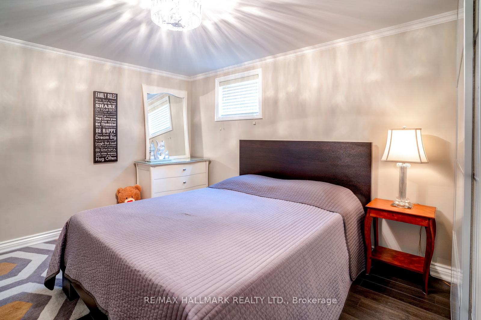 Photo 16 of 110 Trinnell Boulevard, Scarborough, Clairlea-Birchmount — HOMEH