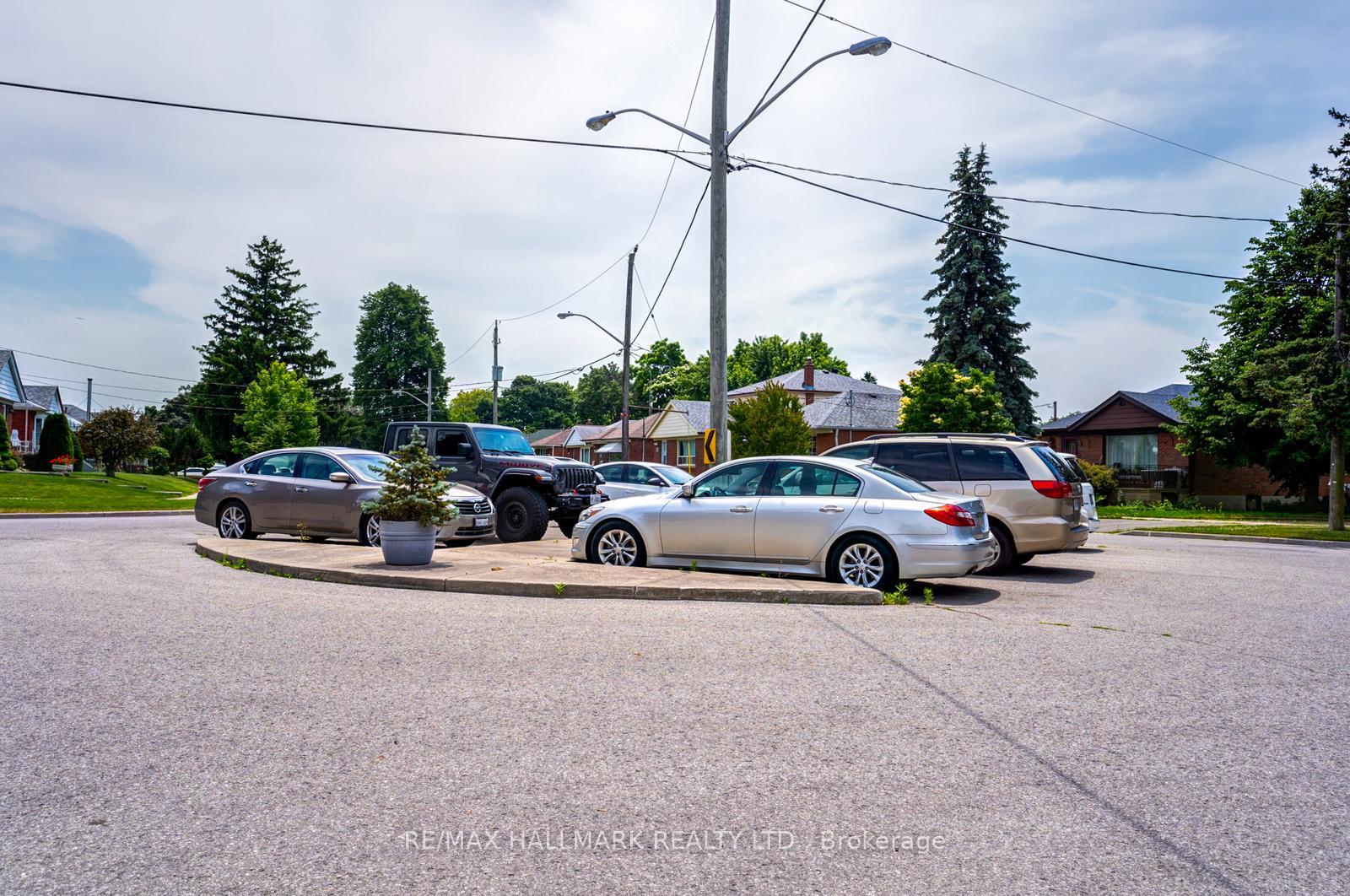 Photo 19 of 110 Trinnell Boulevard, Scarborough, Clairlea-Birchmount — HOMEH