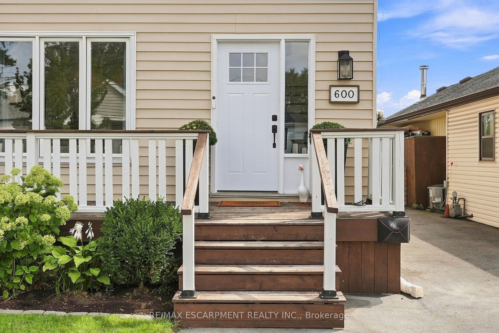 Photo 3 of 600 Quebec Street, Hamilton, Parkview — HOMEH