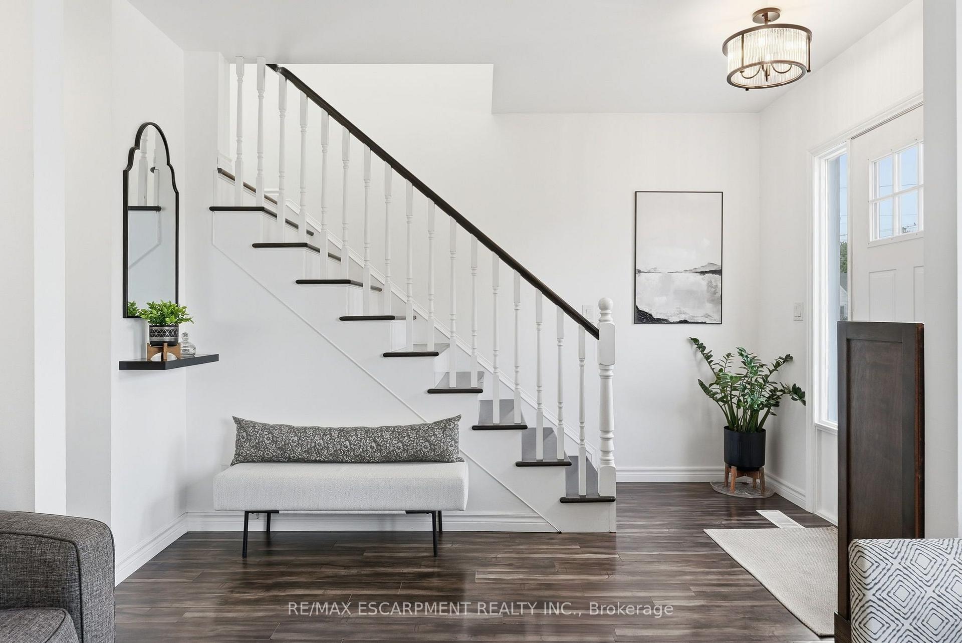 Photo 10 of 600 Quebec Street, Hamilton, Parkview — HOMEH