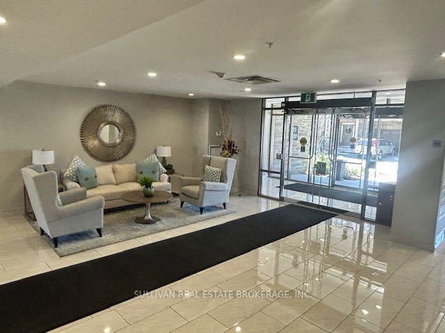 Photo 4 of Unit 314, 35 Southshore Crescent, Hamilton, Lakeshore — HOMEH