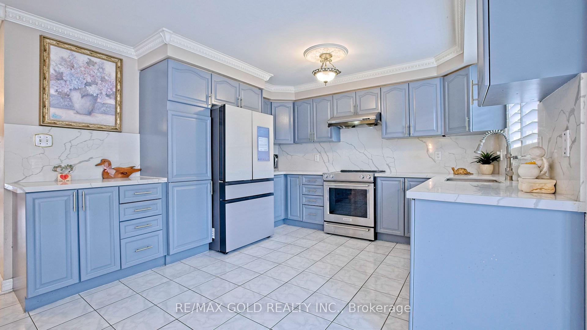 Photo 14 of 35 Duffield Road, Brampton, Fletcher's Meadow — HOMEH