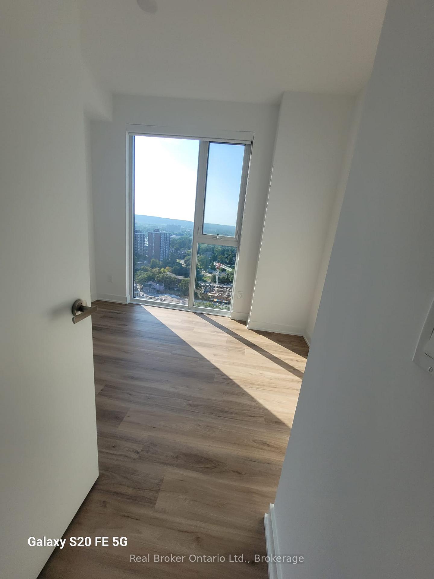 Photo 10 of Unit 2202, 370 Martha Street, Burlington, Brant — HOMEH
