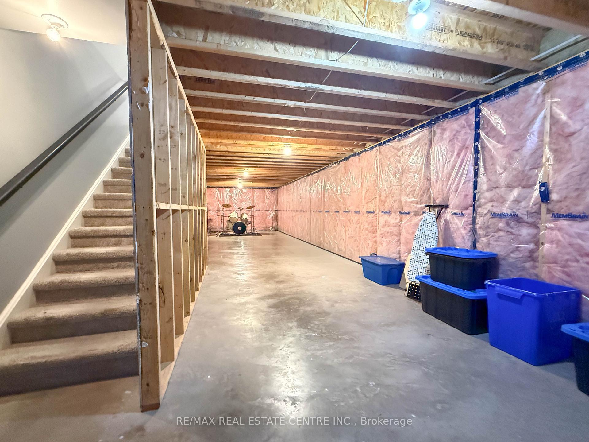 Photo 14 of 101 Grassland Grove, Chatham-Kent, Chatham — HOMEH
