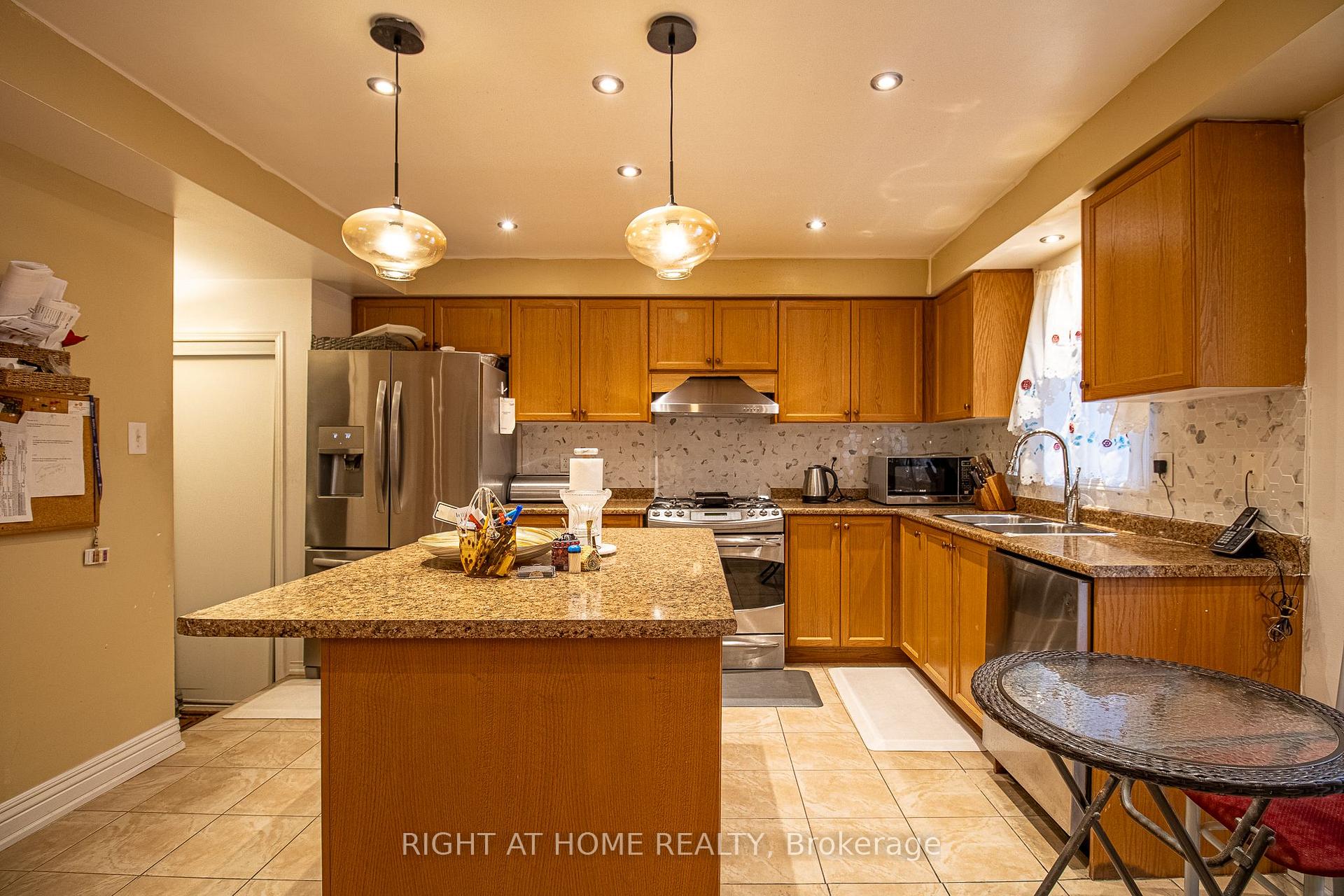 Photo 18 of 1 Gaskin Street, Ajax, Central East — HOMEH