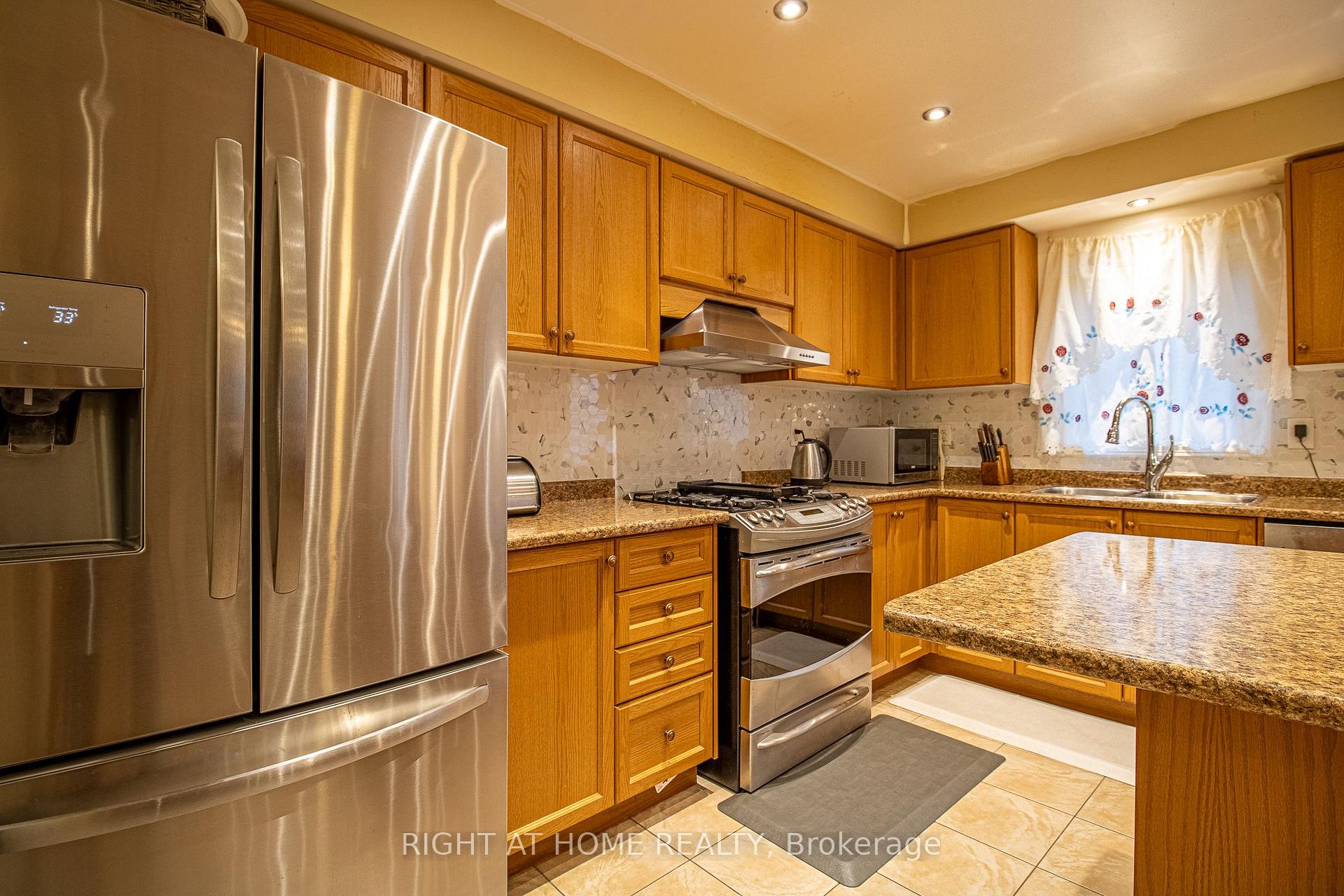 Photo 20 of 1 Gaskin Street, Ajax, Central East — HOMEH
