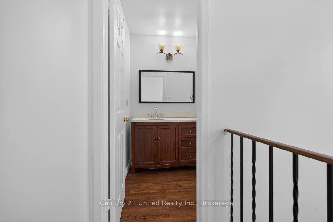 Photo 10 of 61 Broadlands Crescent, Clarington, Courtice — HOMEH
