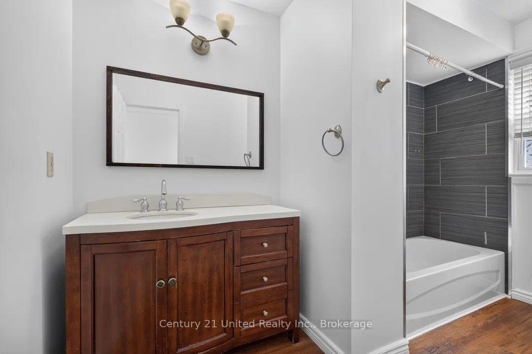 Photo 11 of 61 Broadlands Crescent, Clarington, Courtice — HOMEH